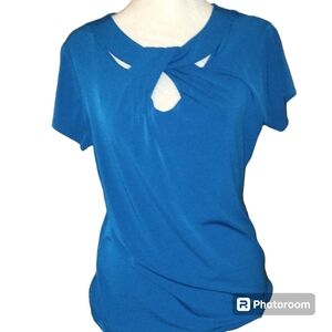 New York & Company Sleeveless Top with Cut Out at Neckline Size Medium Blue
